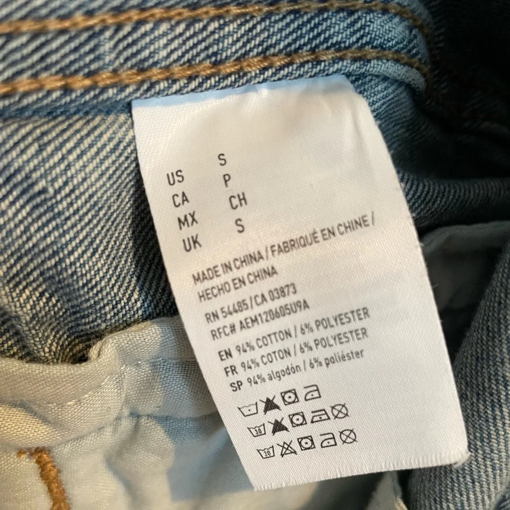 AE Distressed Denim Blue Jean Button Down Jacket Small Boxy Trucker - Picture 8 of 13